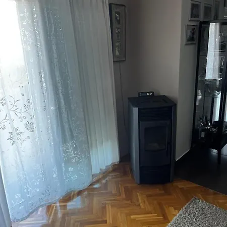 Adrianlemon Apartman