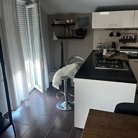 Apartment Adrianlemon Apartman *